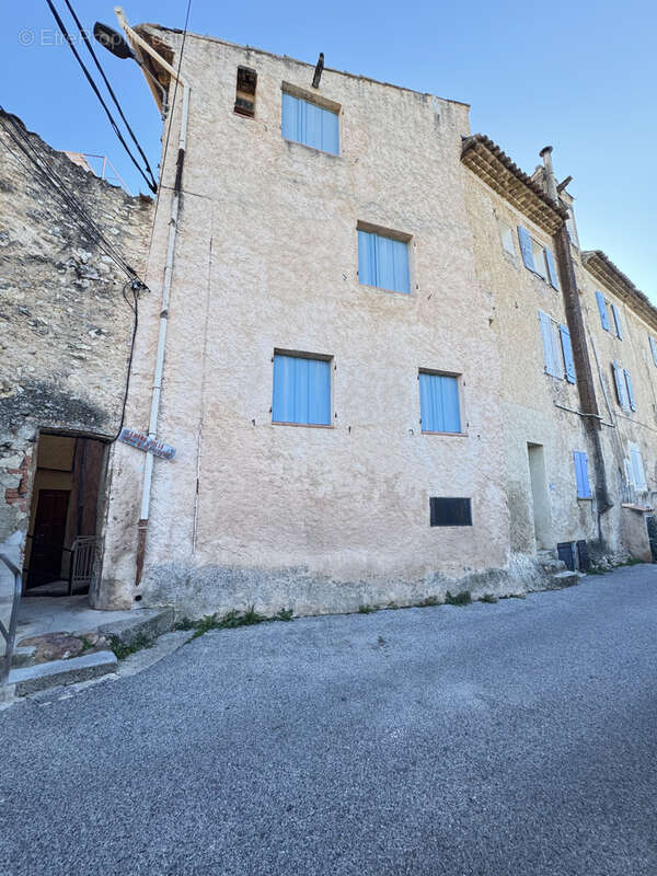 Maison à AUPS