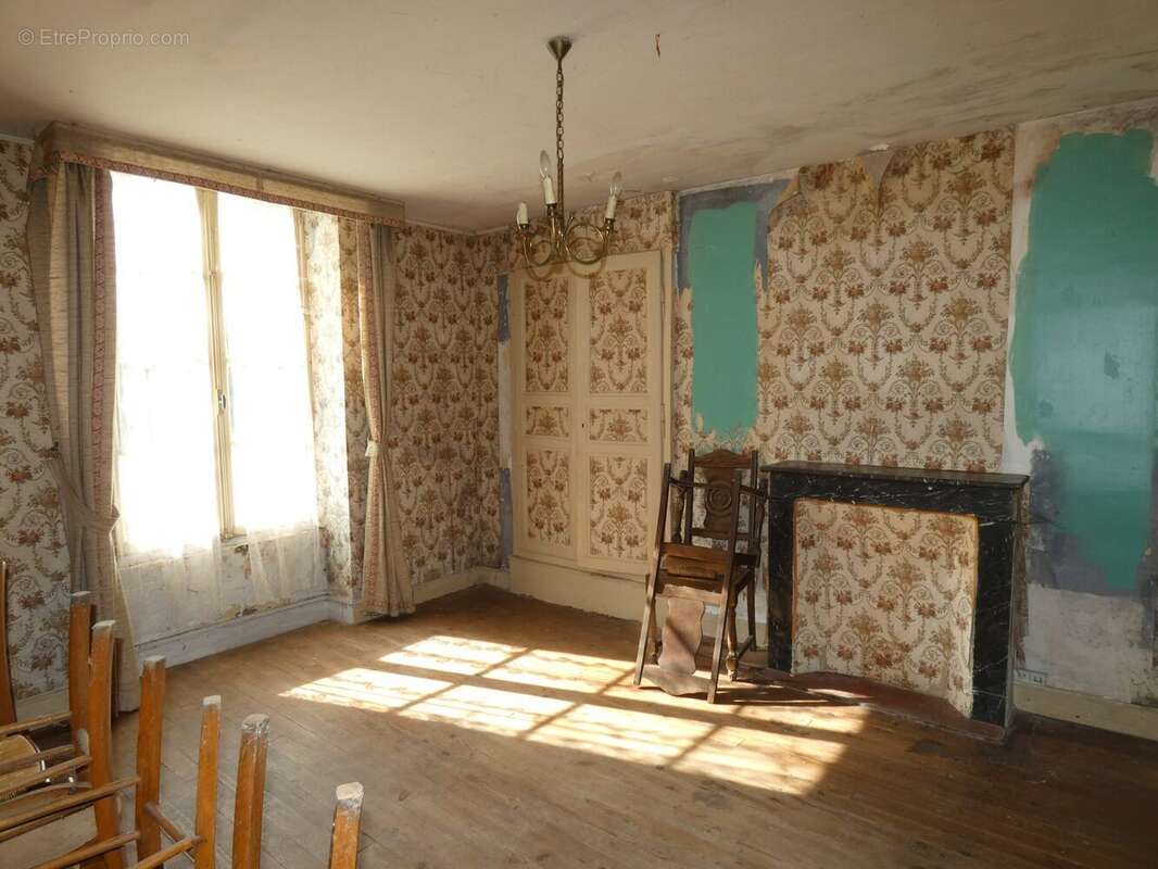 Maison à PEYRAT-LA-NONIERE