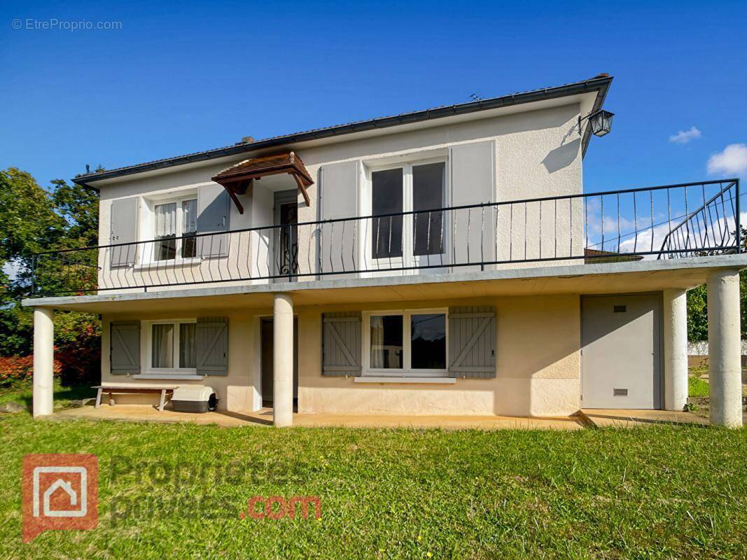 Maison à CHATEL-CENSOIR