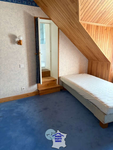 Maison à AMBRIERES-LES-VALLEES