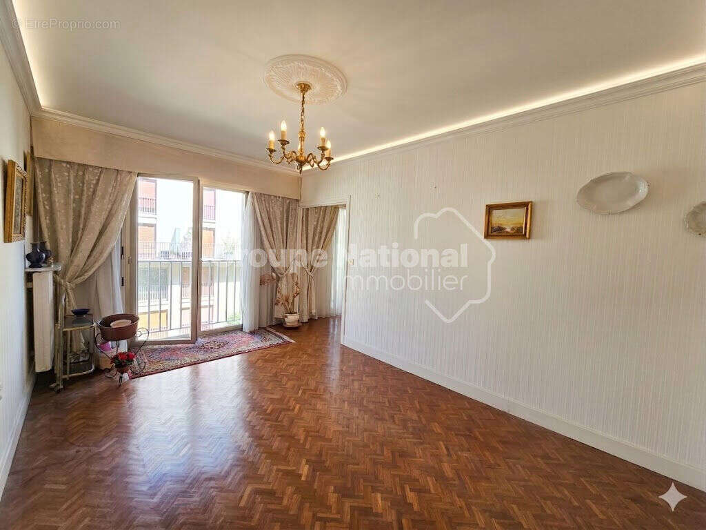 Appartement à VERSAILLES
