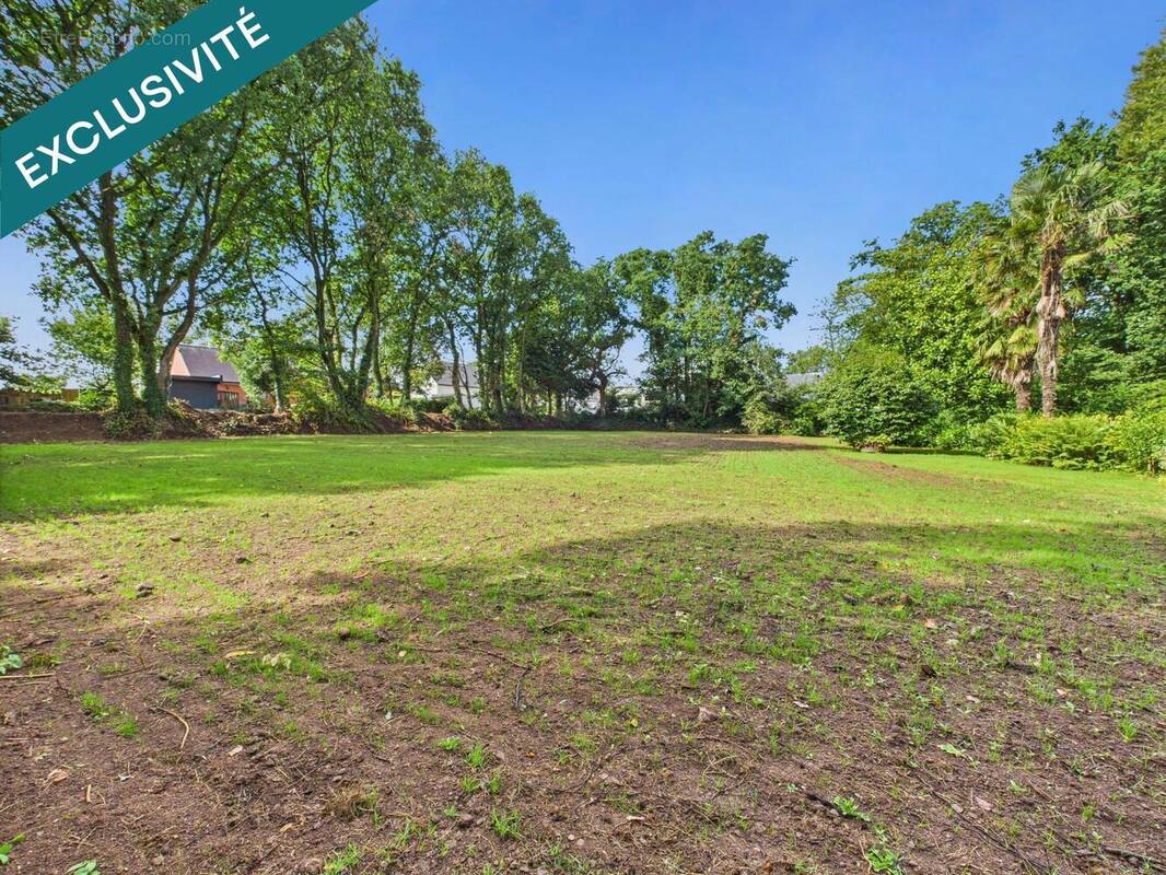 Photo 1 - Terrain à LANDIVISIAU