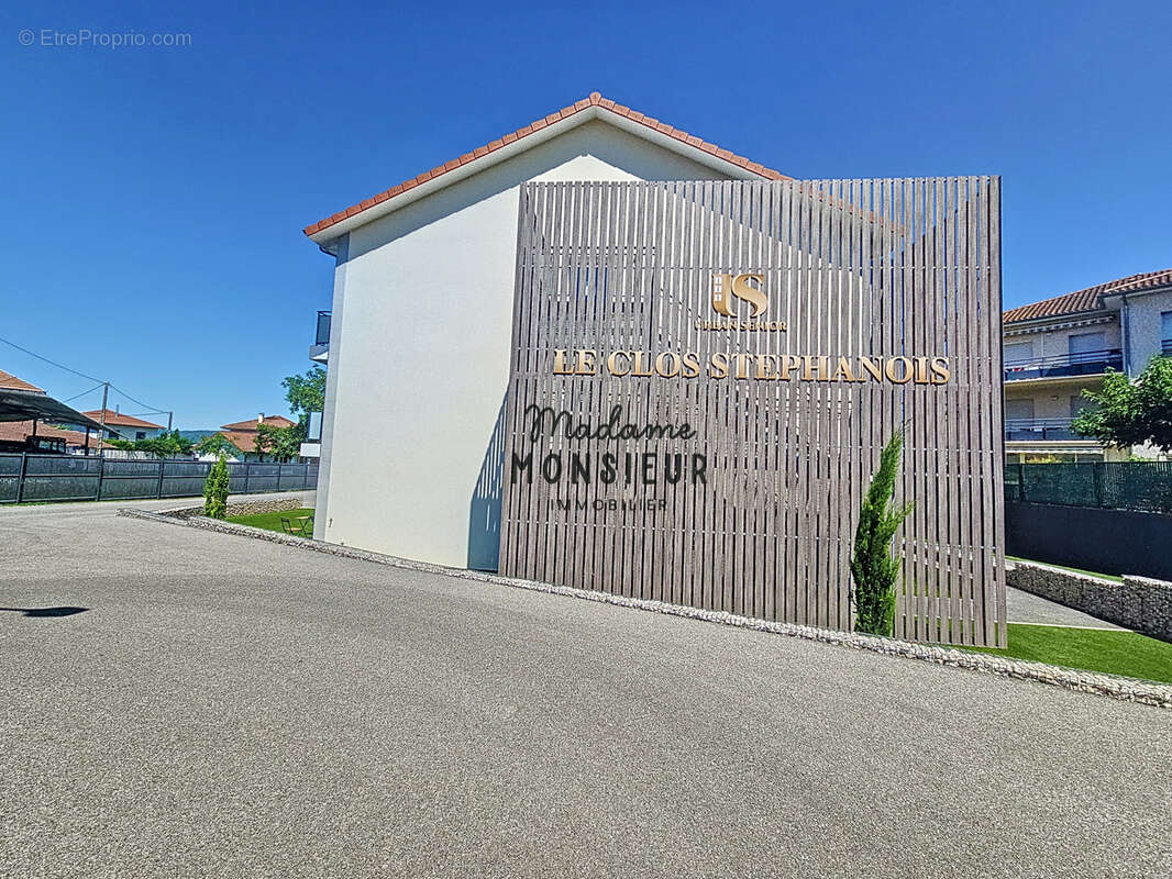 Appartement à SAINT-ETIENNE-DE-SAINT-GEOIRS