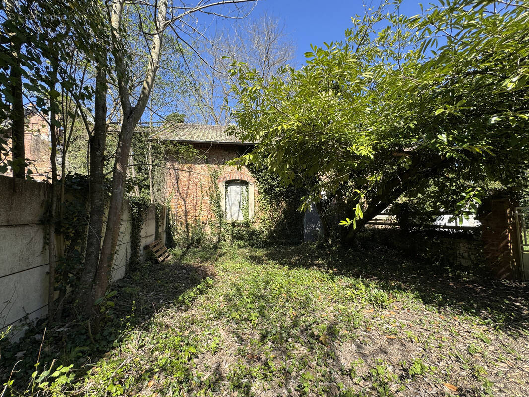 Terrain à LA ROCHETTE