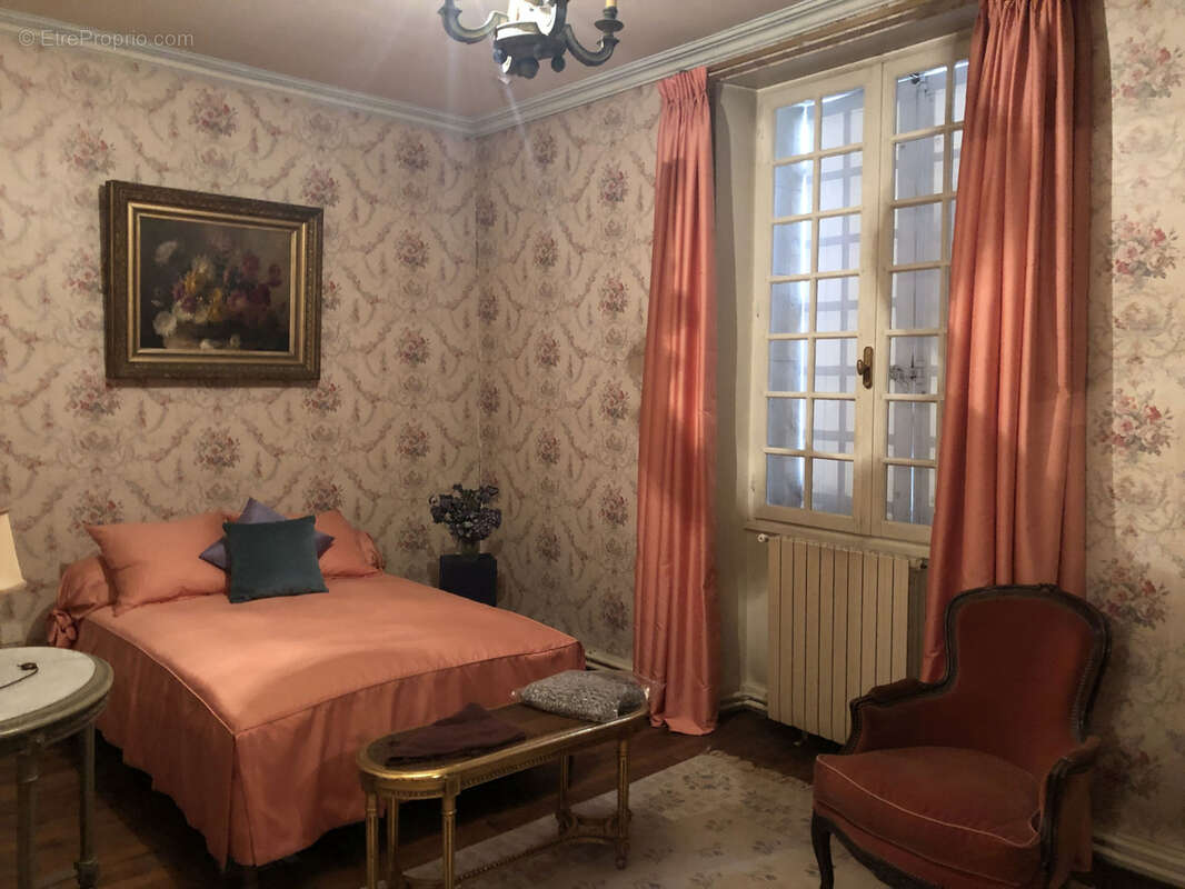 Maison à BARBEZIEUX-SAINT-HILAIRE