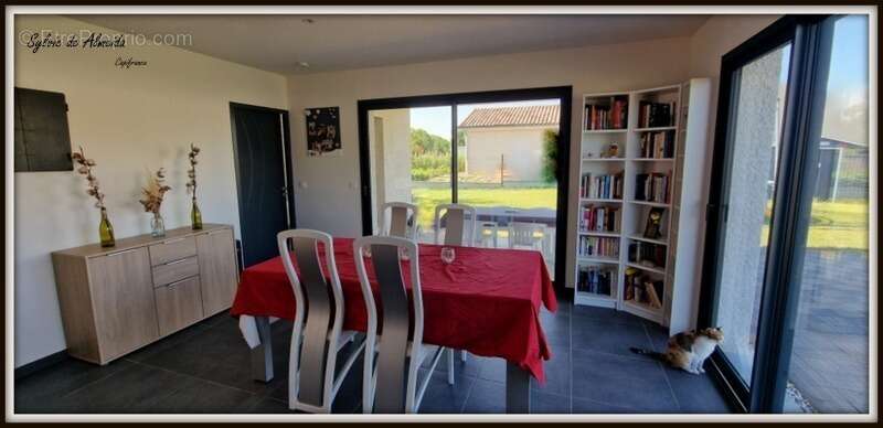 Maison à BAGE-LA-VILLE