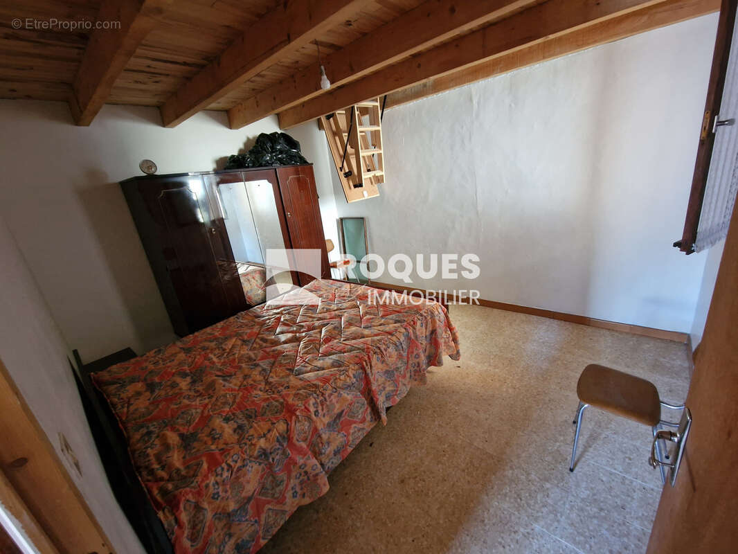 Sur la commune de Castanet-le-Haut, à vendre charmante maison de village 4 pièces d'environ 75 m2 avec garage - photo 15