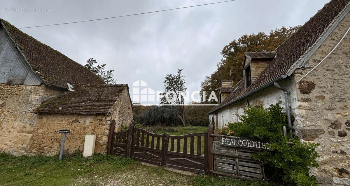 Maison à SAINT-MARCEAU