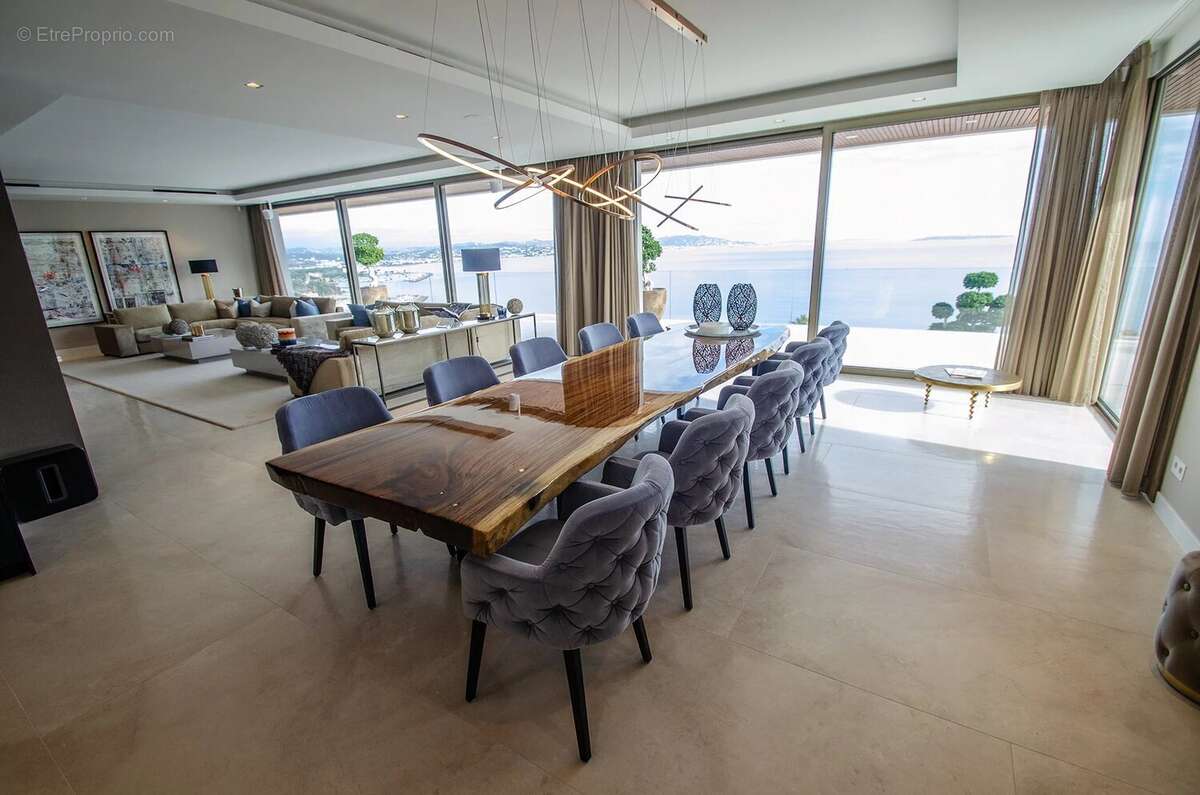 Maison à THEOULE-SUR-MER