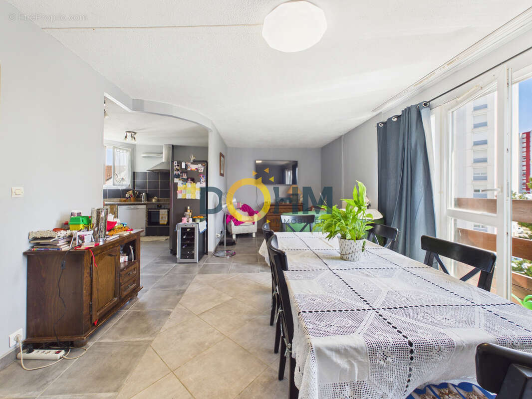 Appartement à ANDREZIEUX-BOUTHEON