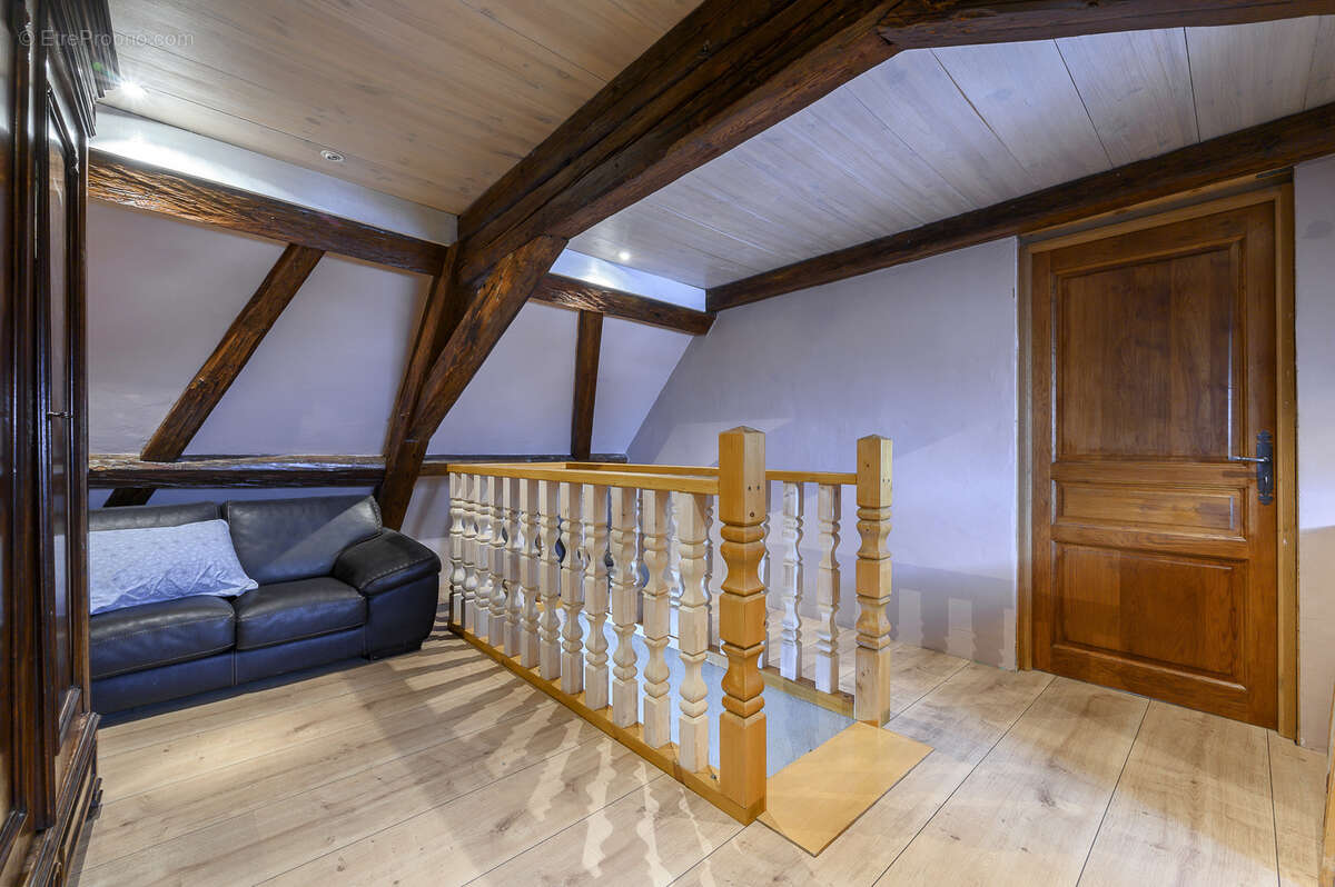 EPFIG (67680) - Maison 6 pièces de 162m2 + Appartement de 72m2 + garage + atelier - photo 6