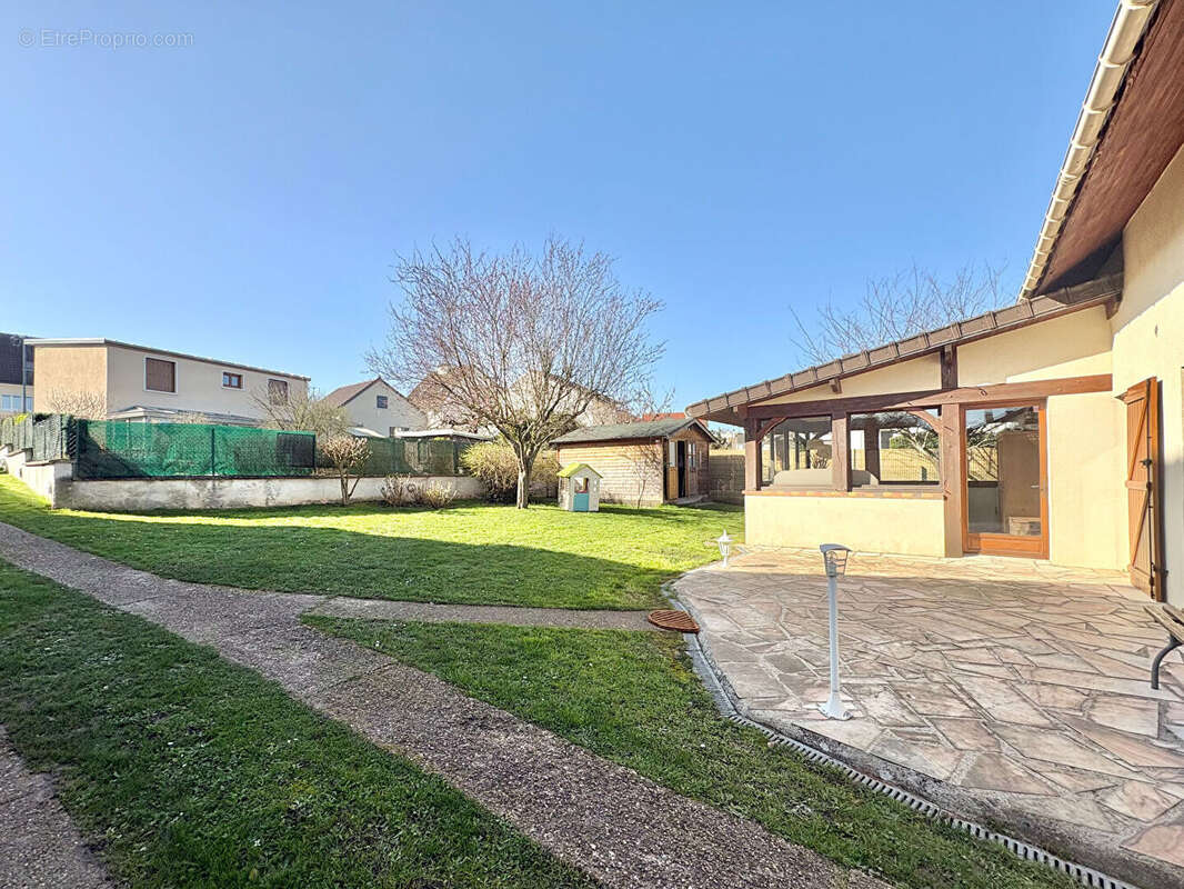 Maison à SAINT-CYR-L'ECOLE