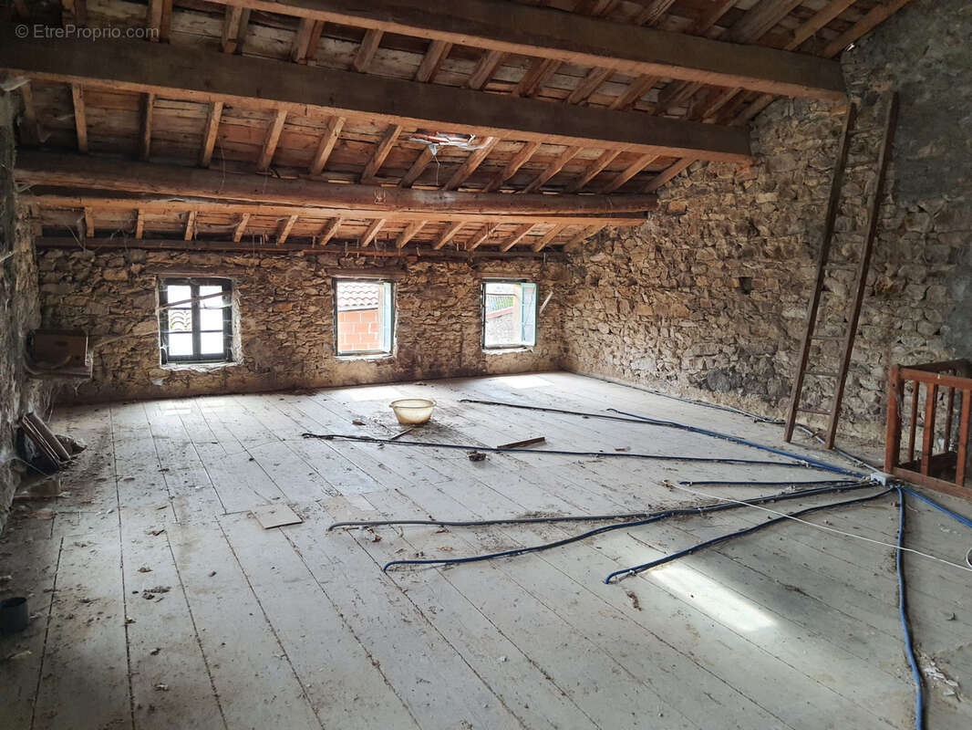 Maison à NOIRETABLE