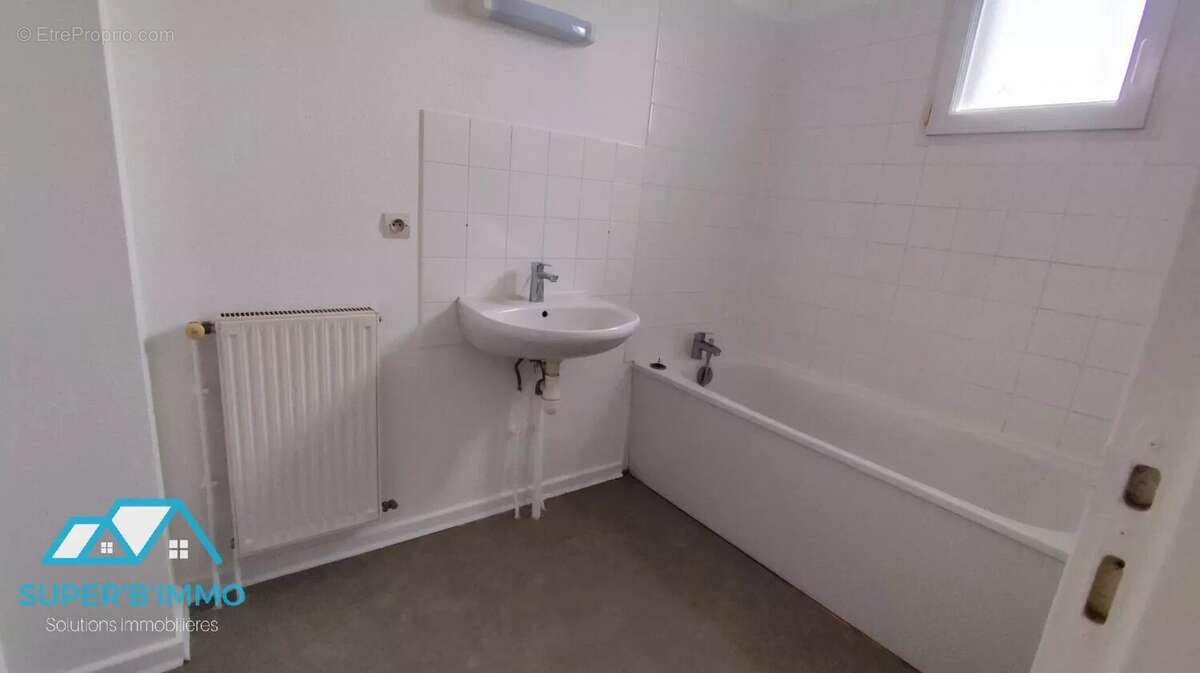 Maison à MAZEYRAT-D&#039;ALLIER