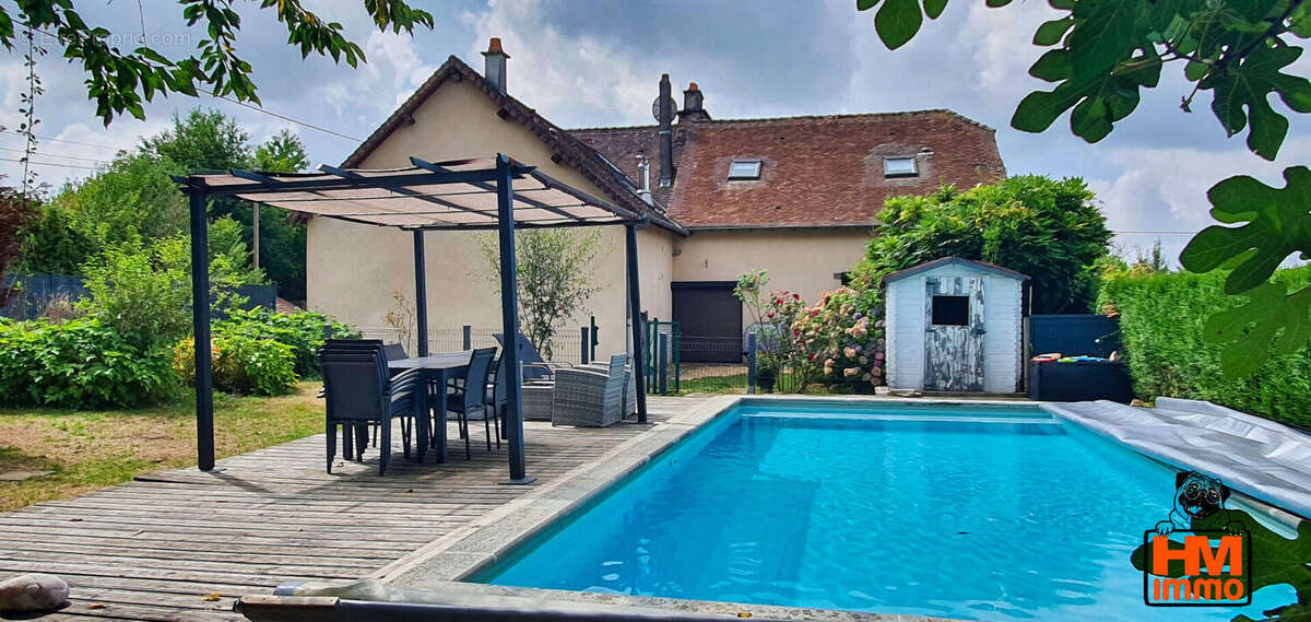 Maison à JUMILHAC-LE-GRAND