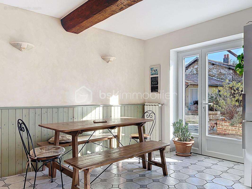 Maison à MONTLUEL