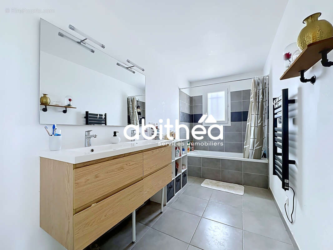 Villa 3 faces - 131 m2 - 4 chambres dont 1 au rdc - jardin piscine et garage - montblanc - photo 19