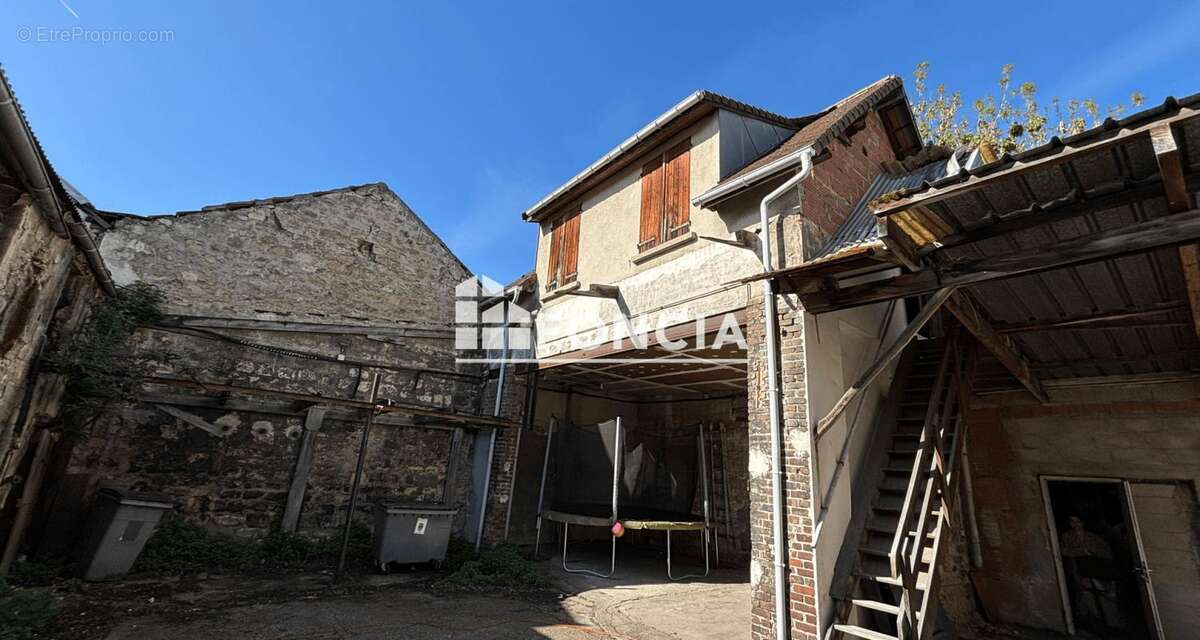 Appartement à GENNEVILLIERS