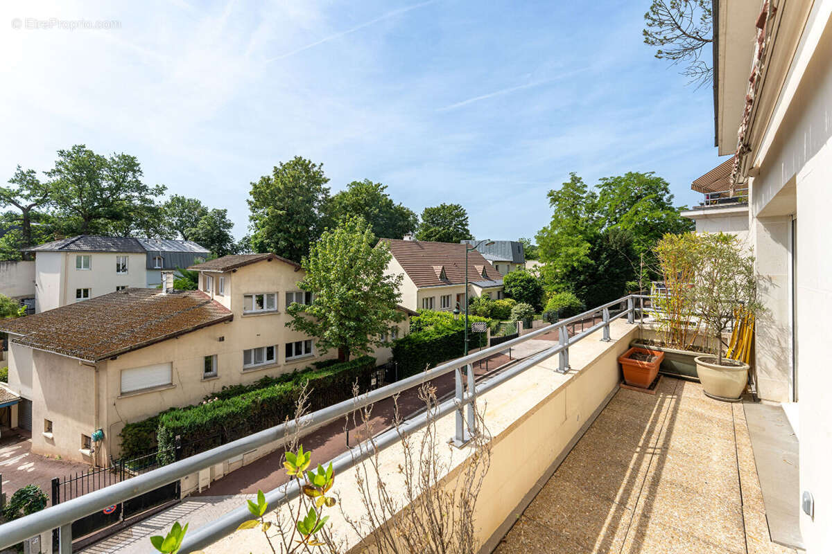 Appartement à LE PLESSIS-ROBINSON