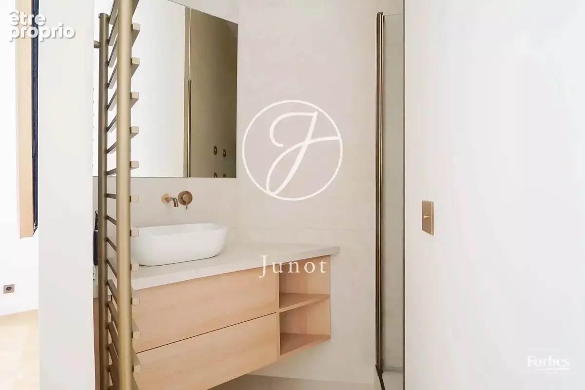 Paris 16e - ALMA-MARCEAU - Appartement - 5 pièces - 142,03m² Carrez - 3 chambres - Vues exceptionnelles - Appartement de service - photo 17