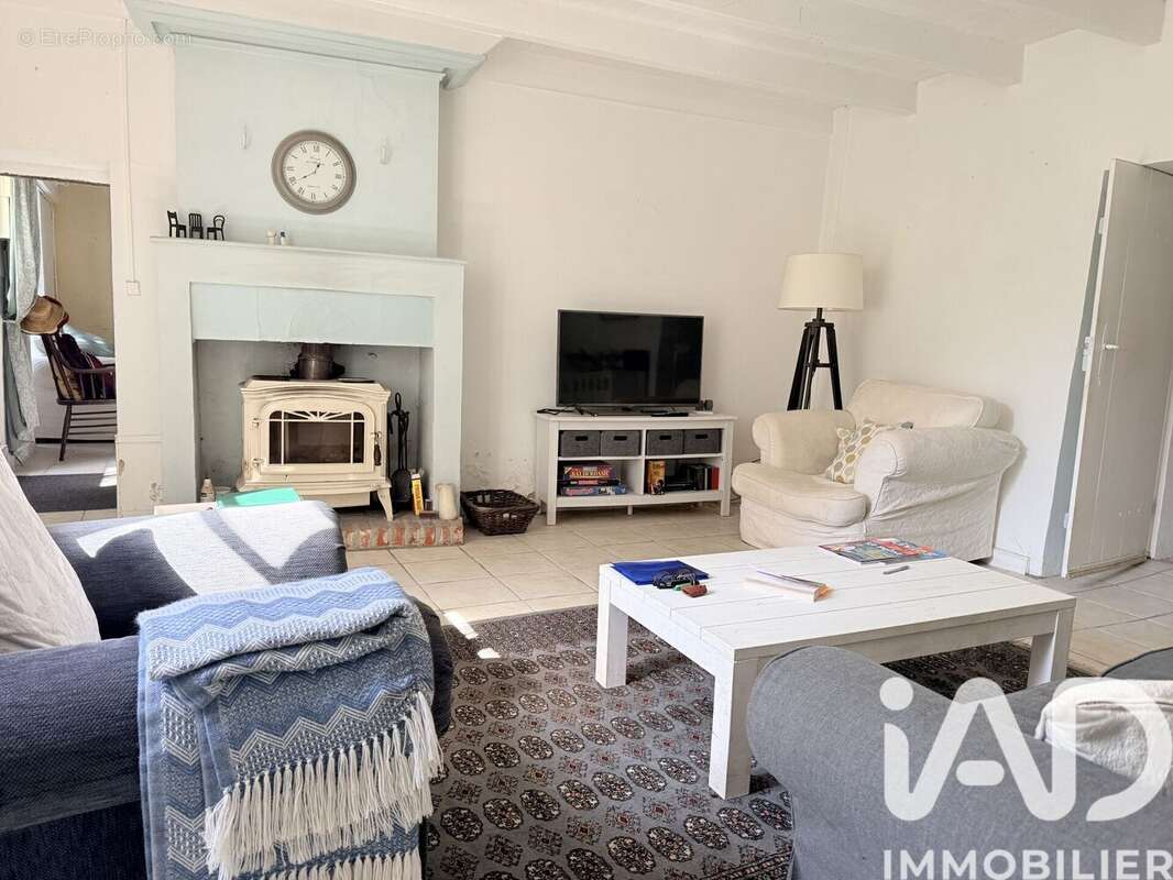 Maison 160 m² à Arthenac  - photo 5