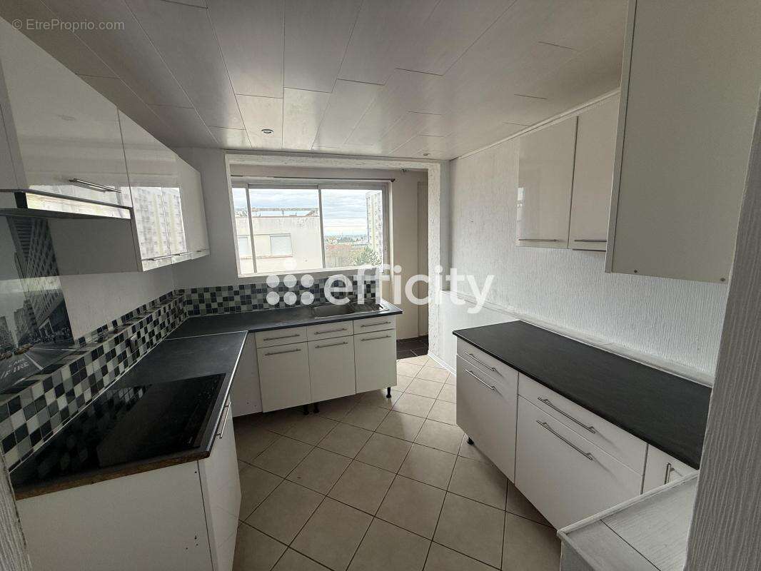 Appartement à CHENOVE