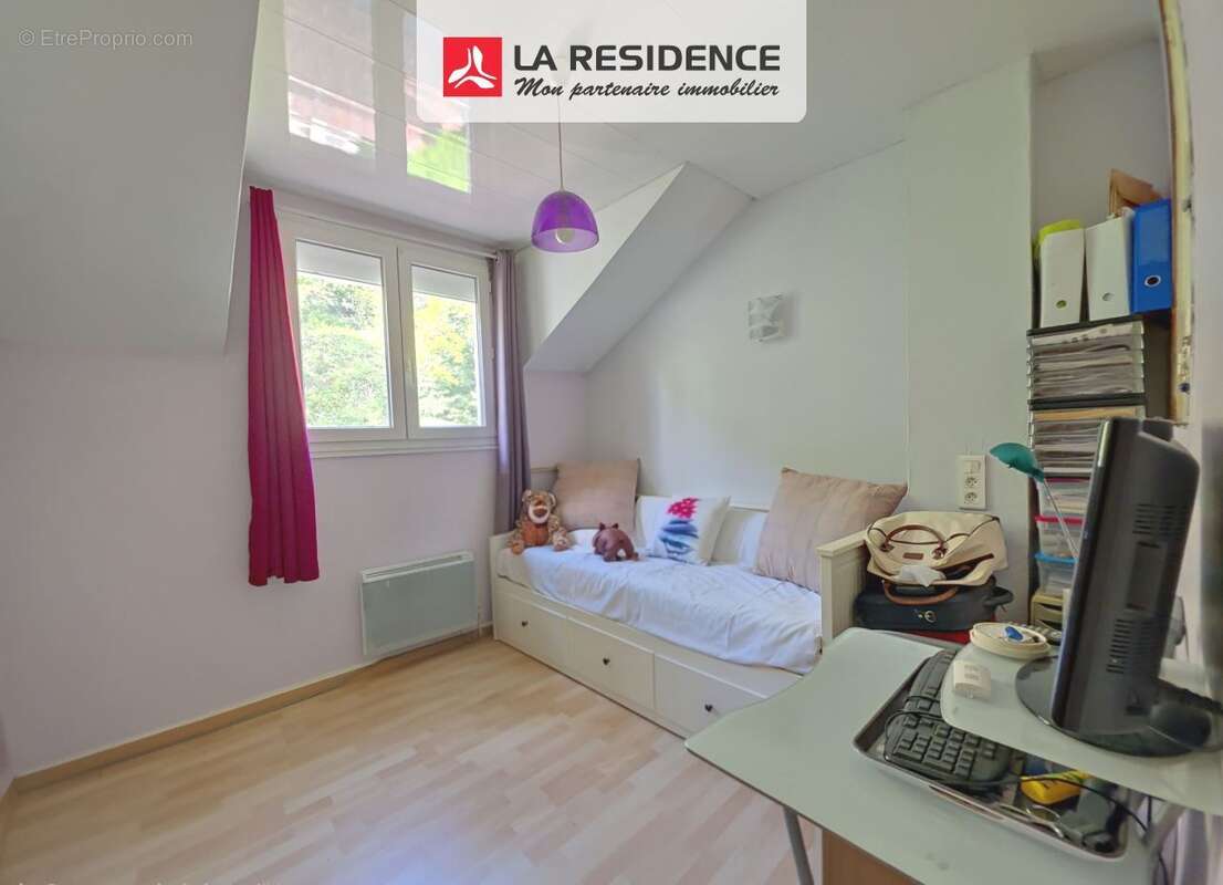 Maison à FOLLAINVILLE-DENNEMONT