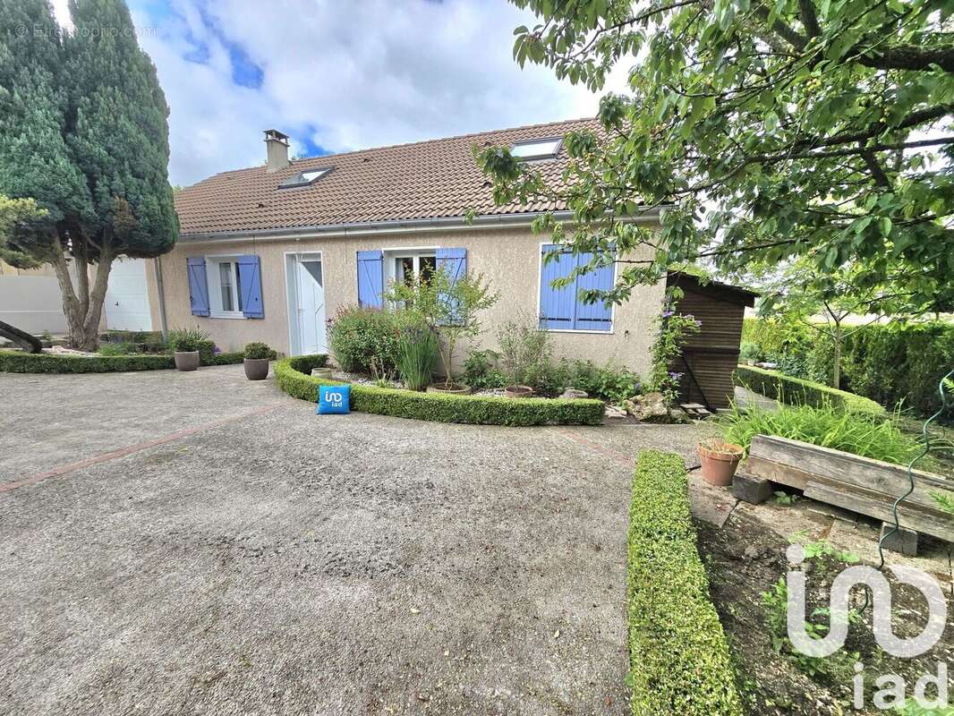 Photo 4 - Maison à CHAUCONIN-NEUFMONTIERS
