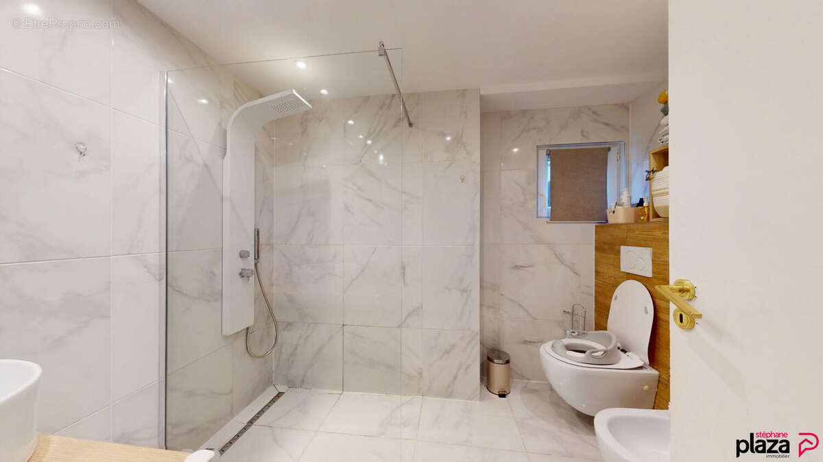 Appartement à REIGNIER