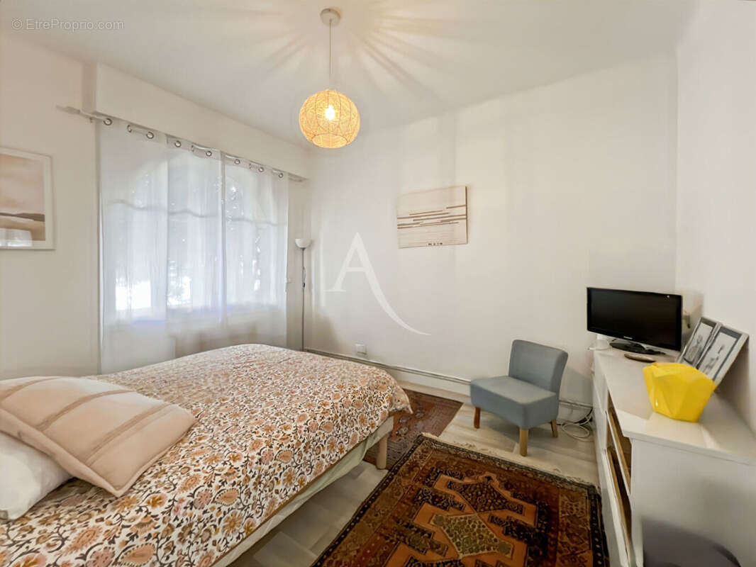 LE CANNET Maison indépendante de caractère avec 2 appartements et jardin - photo 3
