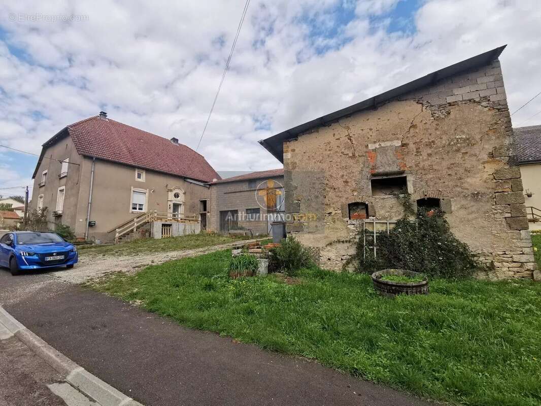 Maison à LEVECOURT