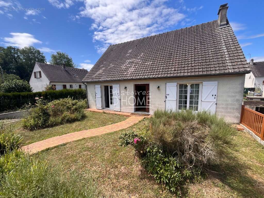 Maison à CHENOISE