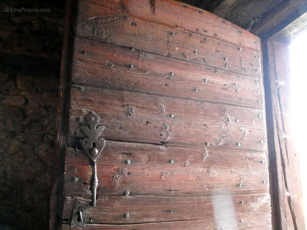 Maison à SAINT-LAURENT-DE-CHAMOUSSET