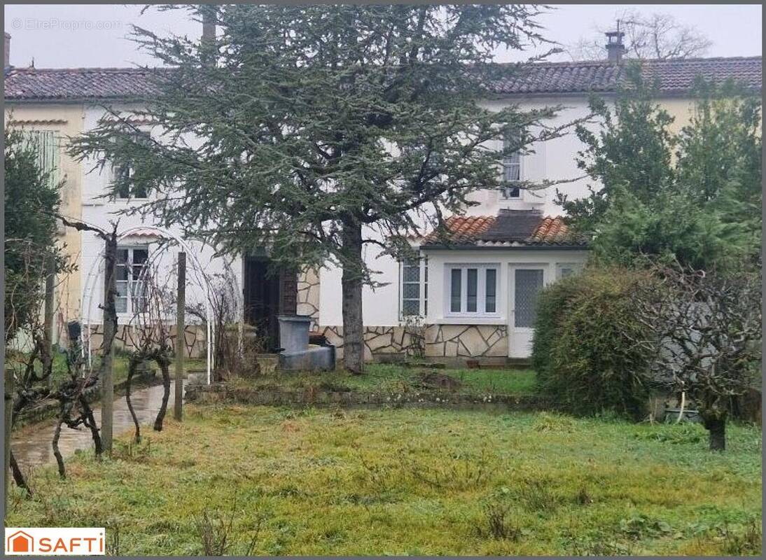 Photo 1 - Maison à GENOUILLE