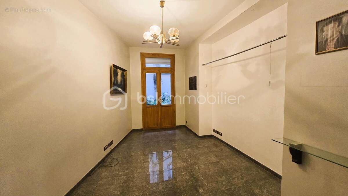 Commerce à PARIS-16E