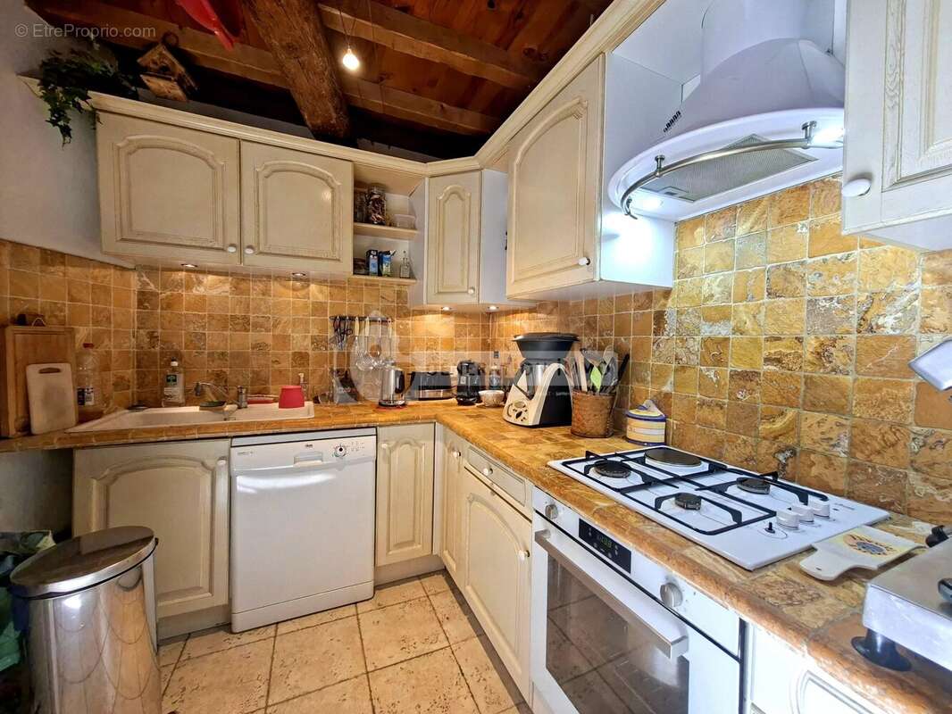 Maison à FONTVIEILLE