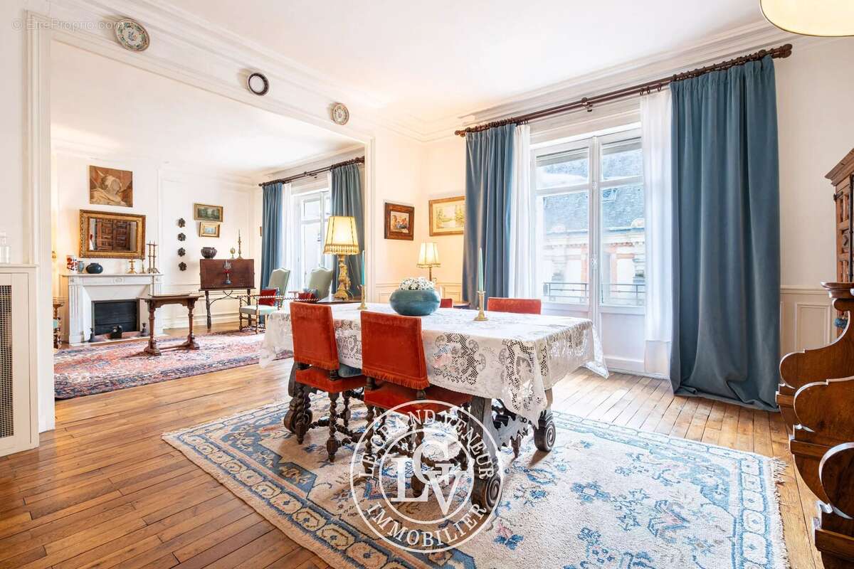 Appartement à FONTAINEBLEAU
