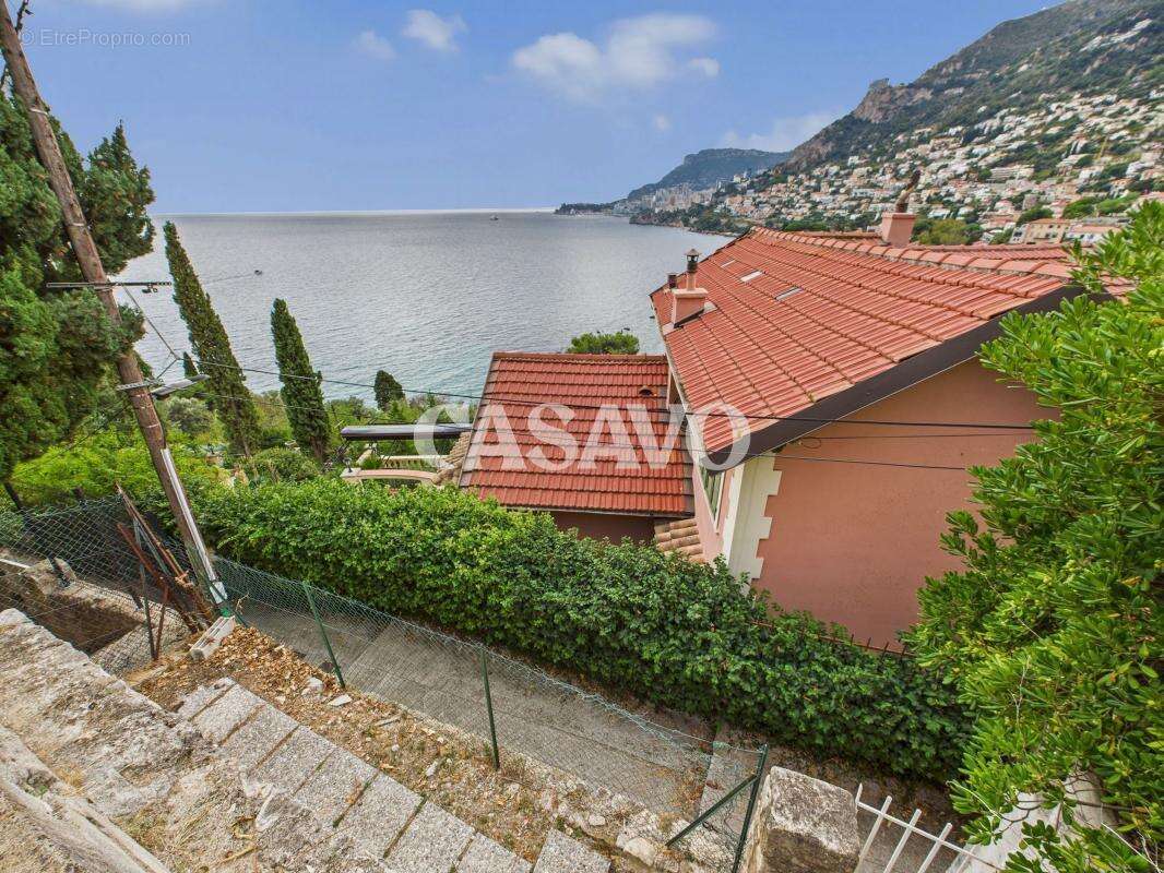 Appartement à ROQUEBRUNE-CAP-MARTIN
