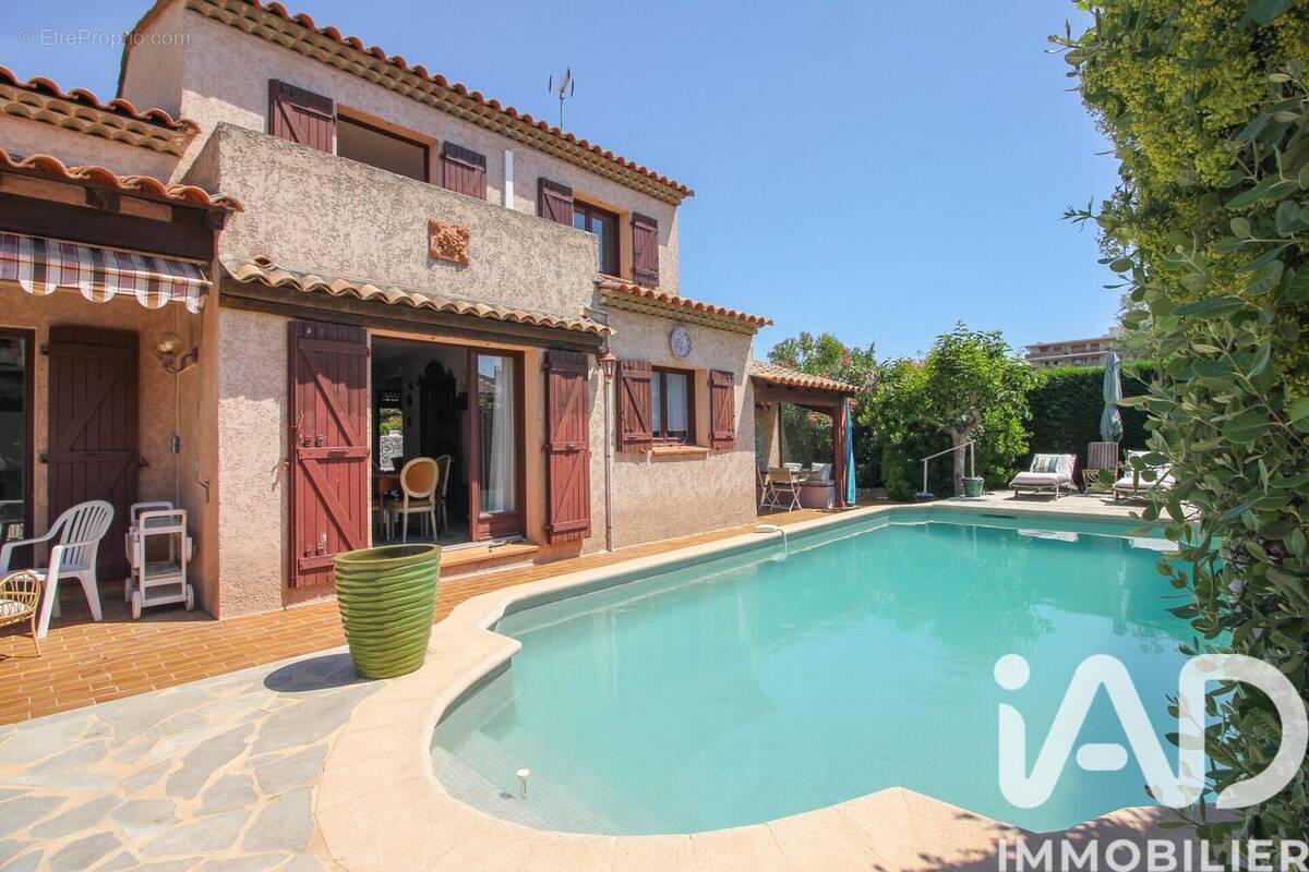 Photo 1 - Maison à ANTIBES