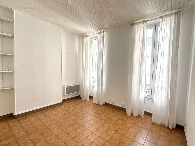 Appartement à MARSEILLE-7E