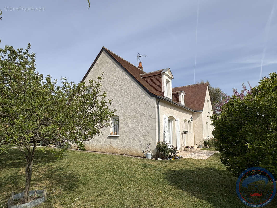 Maison à LA VILLE-AUX-DAMES