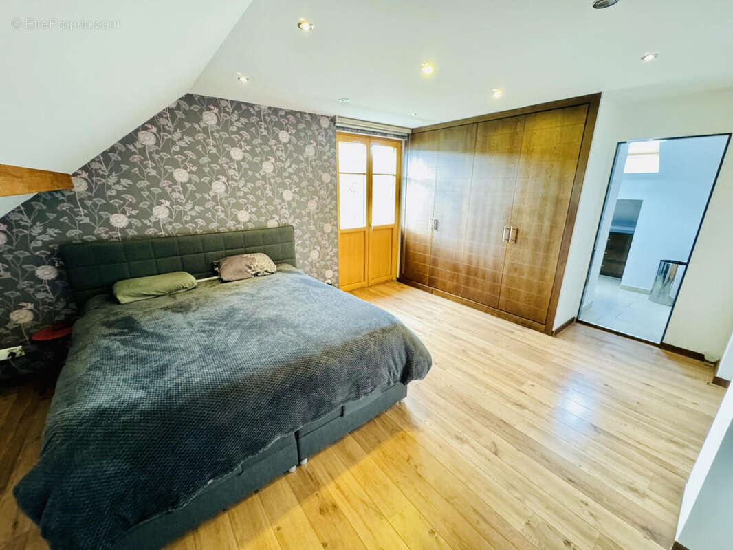 ch 2 (2) - Maison à VIRY