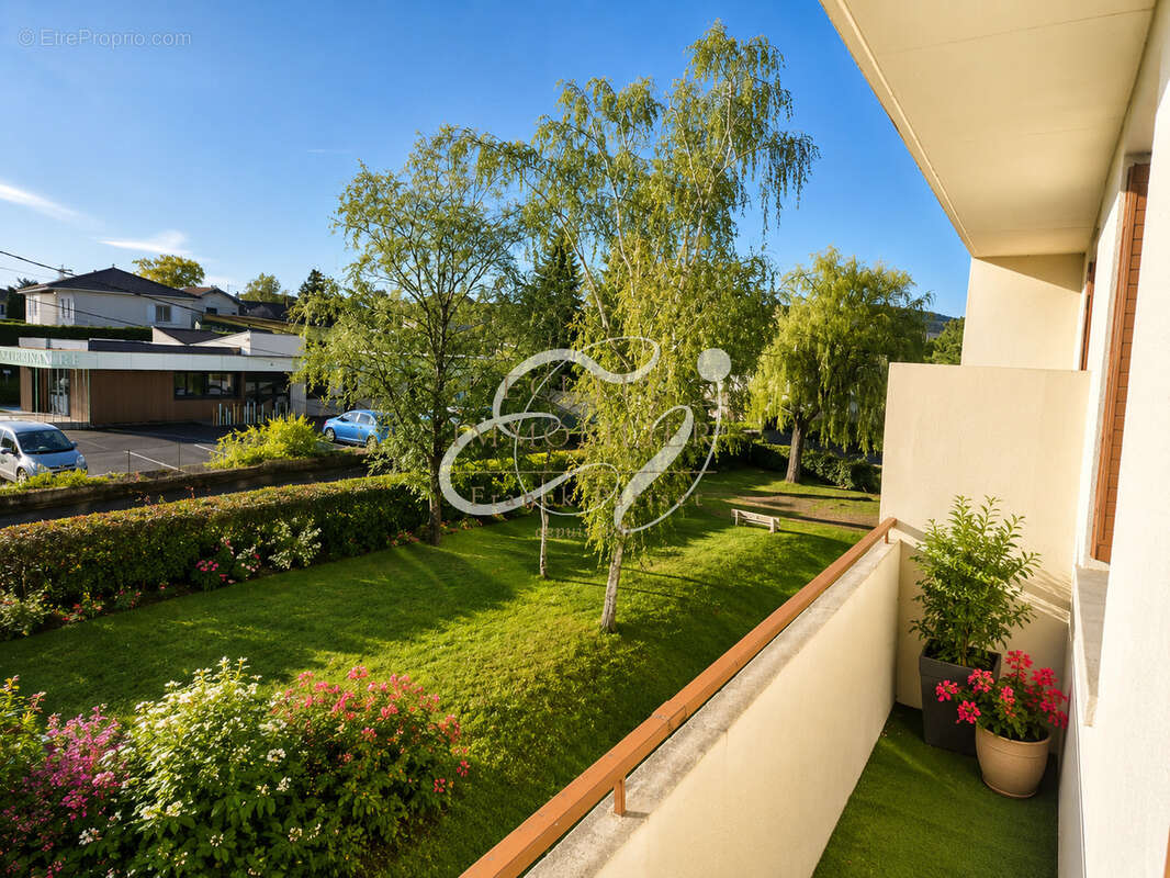 Appartement à L'ARBRESLE