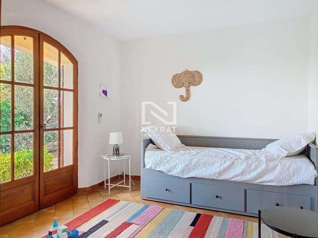 Maison à TOURRETTES