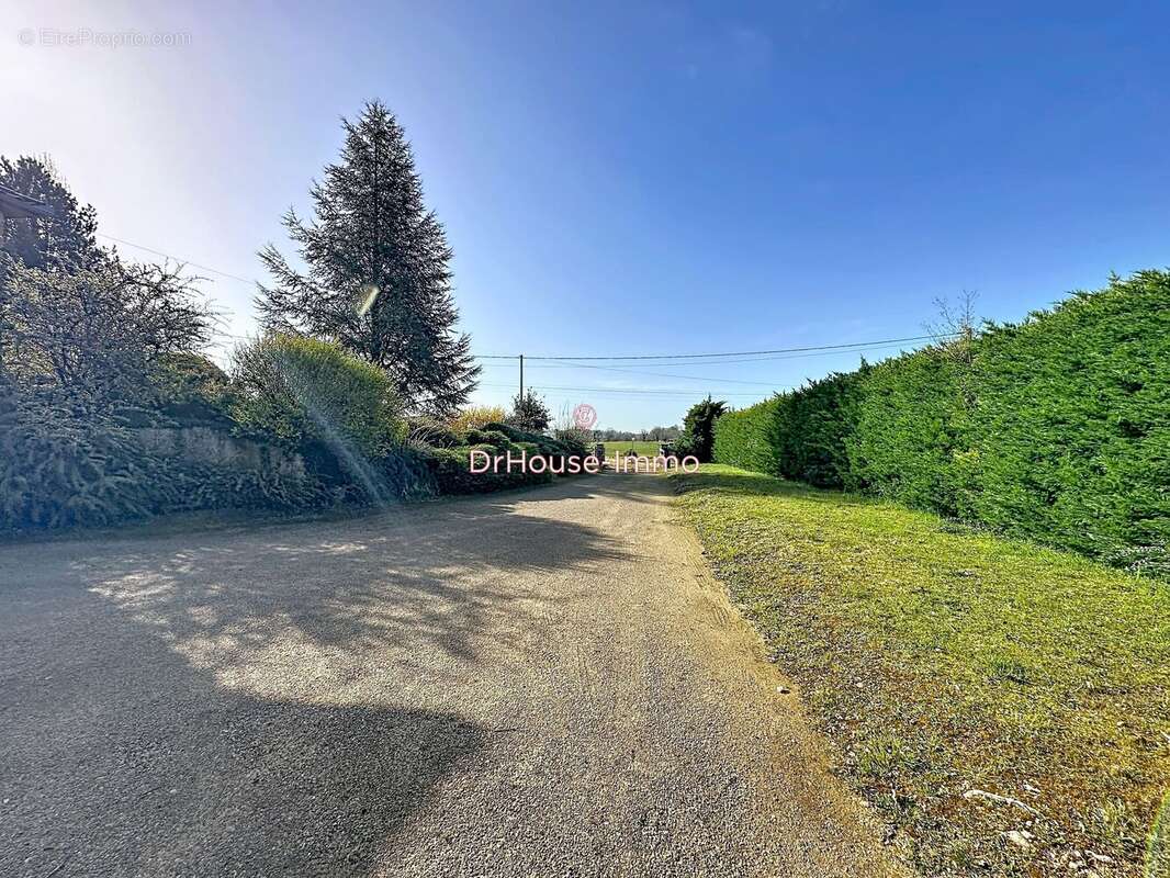 Maison à CHAMPAGNAC-DE-BELAIR