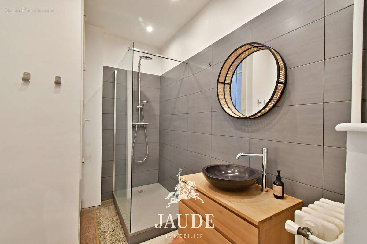 Appartement F3 traversant de 81,11 m2  13 rue Bonnabaud, Clermont-Ferrand - photo 7