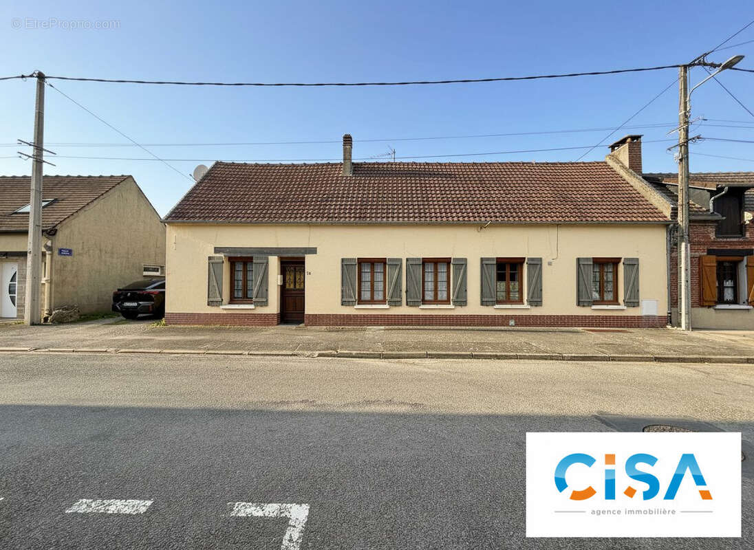 Maison à ESTREES-SAINT-DENIS