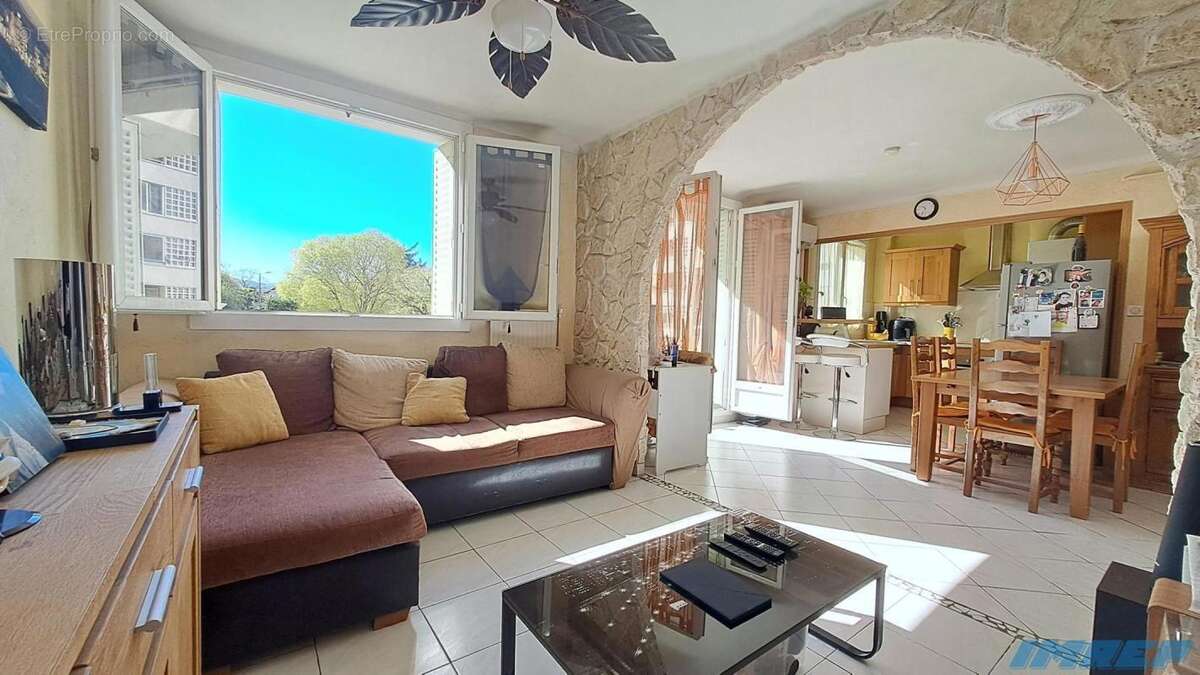 Appartement à MARSEILLE-9E
