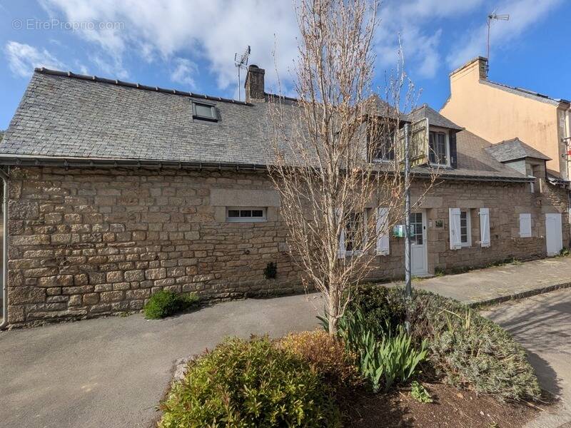Maison à LOCMALO
