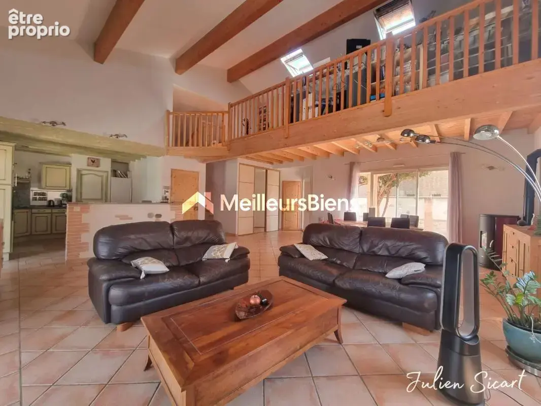 Maison familiale de 161 m² avec grand garage, jardin et piscine - photo 9
